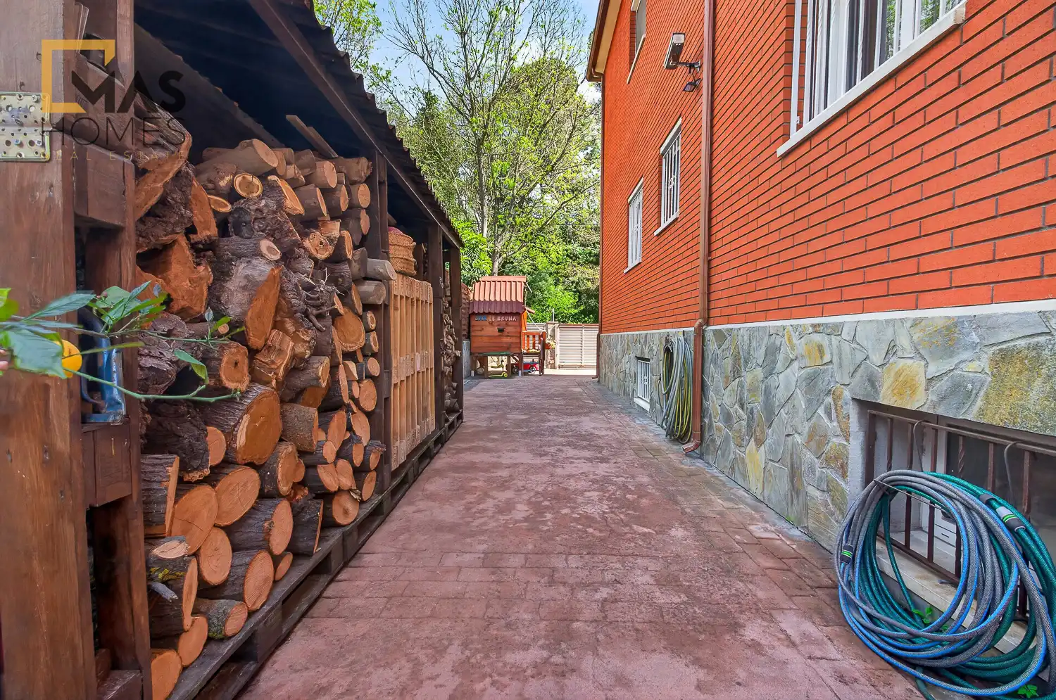 Exterior view of Duplexes for sale in Sant Cugat del Vallès  with Air Conditioner, Heating and Private garden