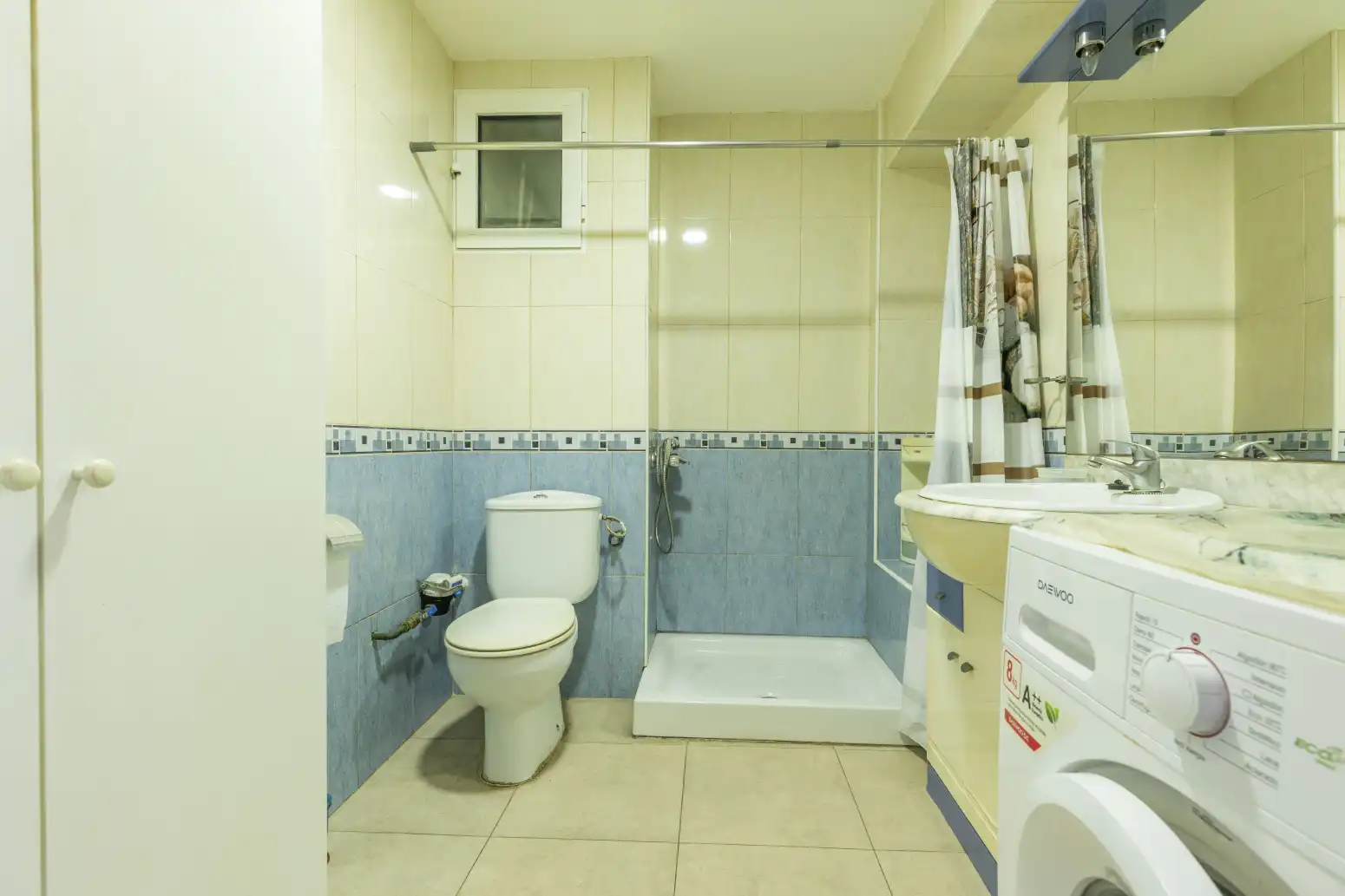 Baño de Piso en venta en Valencia con Aire acondicionado