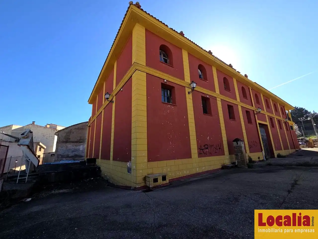 Vista exterior de Nave industrial en venta en Haro