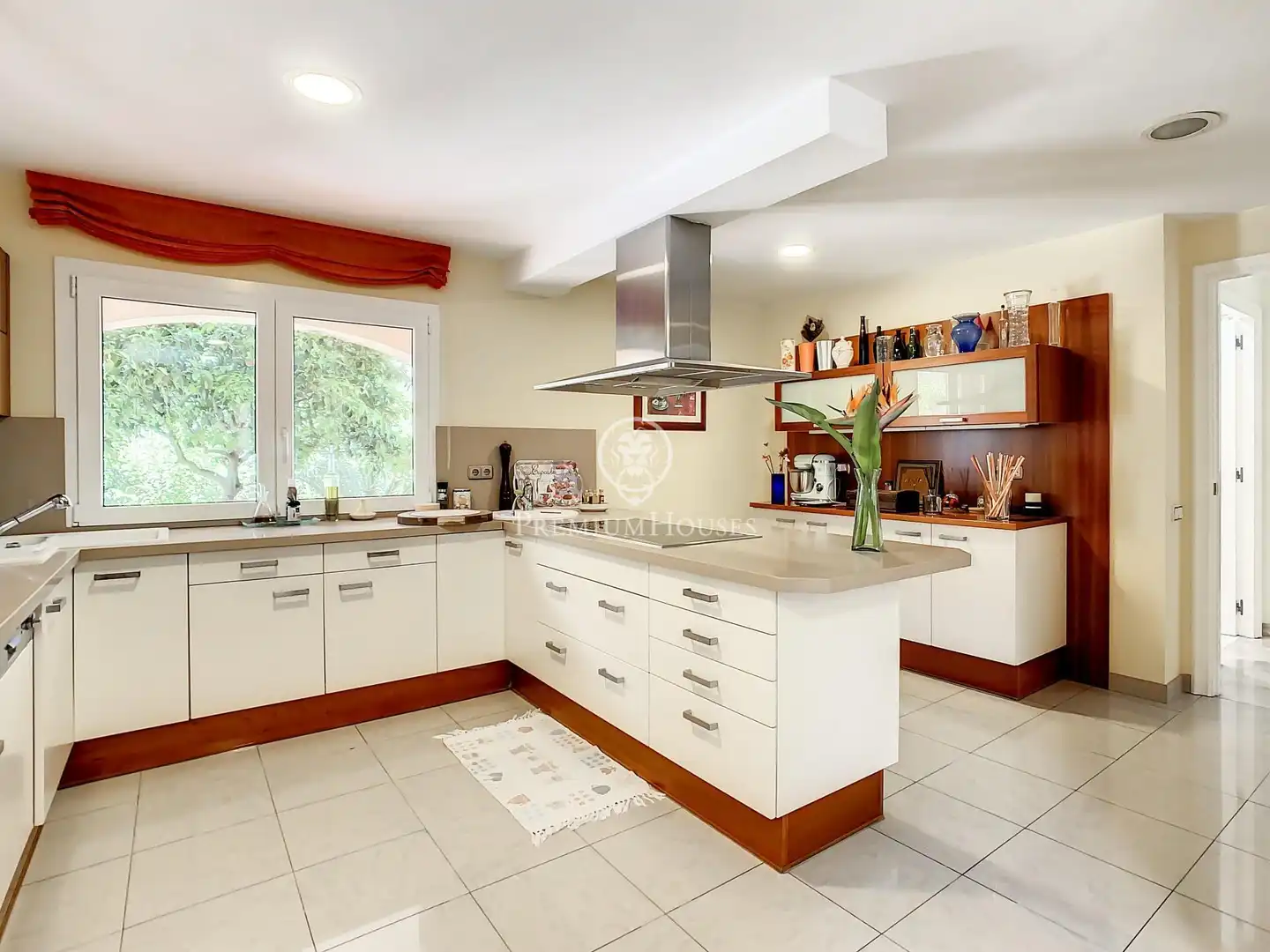 Cocina de Casa o chalet en venta en Badalona con Aire acondicionado, Calefacción y Jardín privado