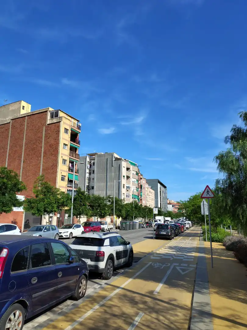 Exterior view of Flat for sale in Santa Coloma de Gramenet  with Air Conditioner, Balcony and Alarm