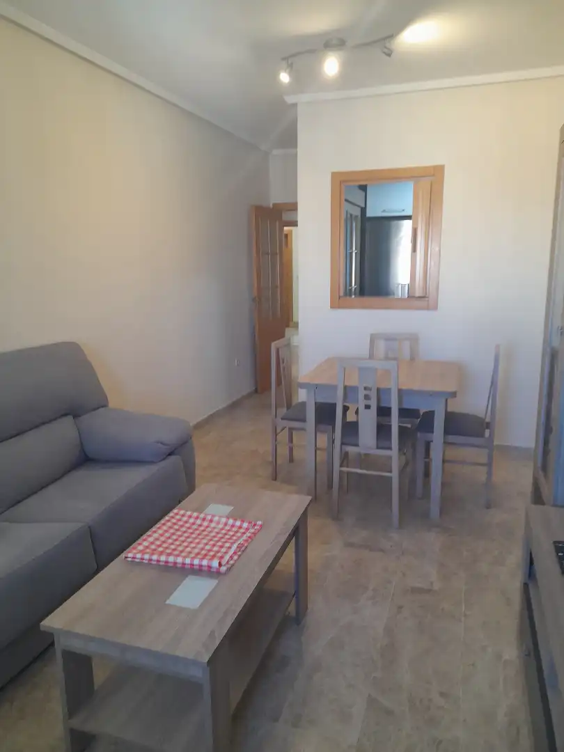 Menjador de Apartament de lloguer en Ceuta amb Moblat, Forn i Rentadora