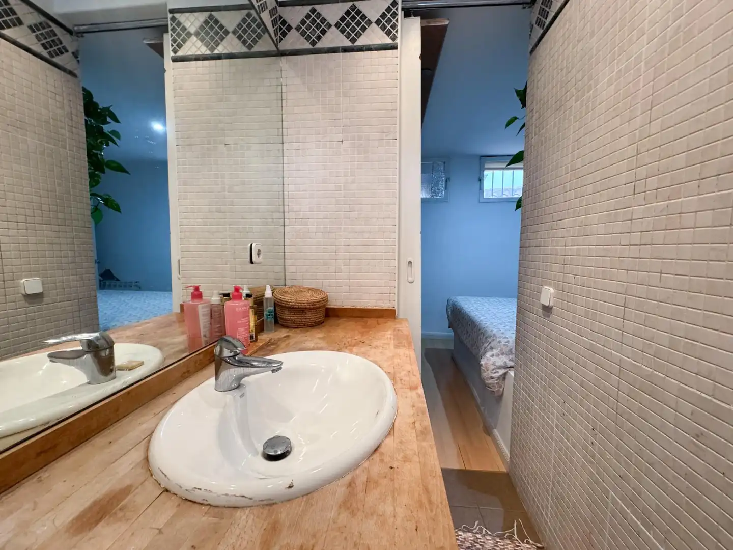 Bathroom of Attic for sale in Madrid  with Air Conditioner and Heating