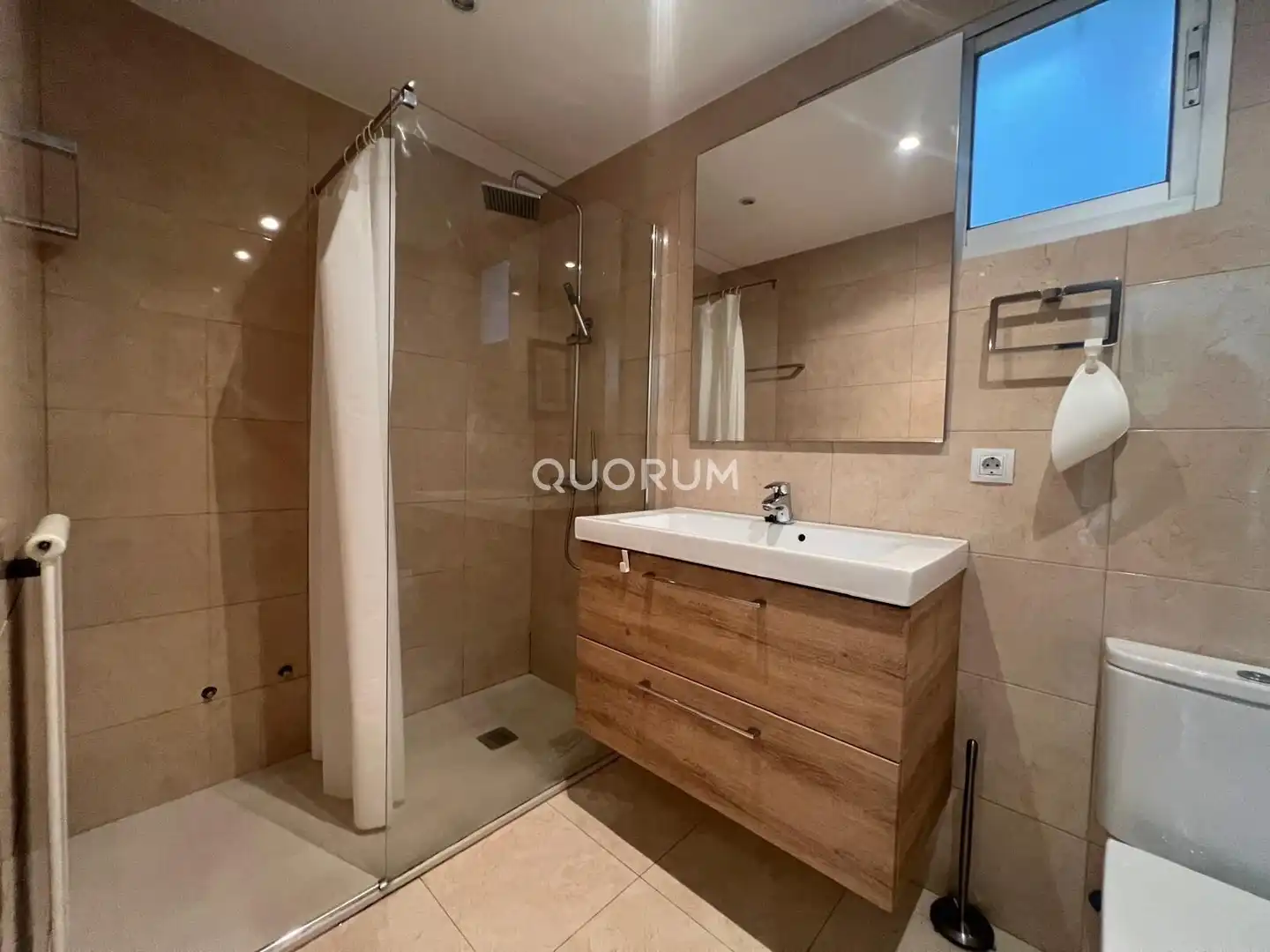 Baño de Piso de alquiler en Bilbao  con Amueblado