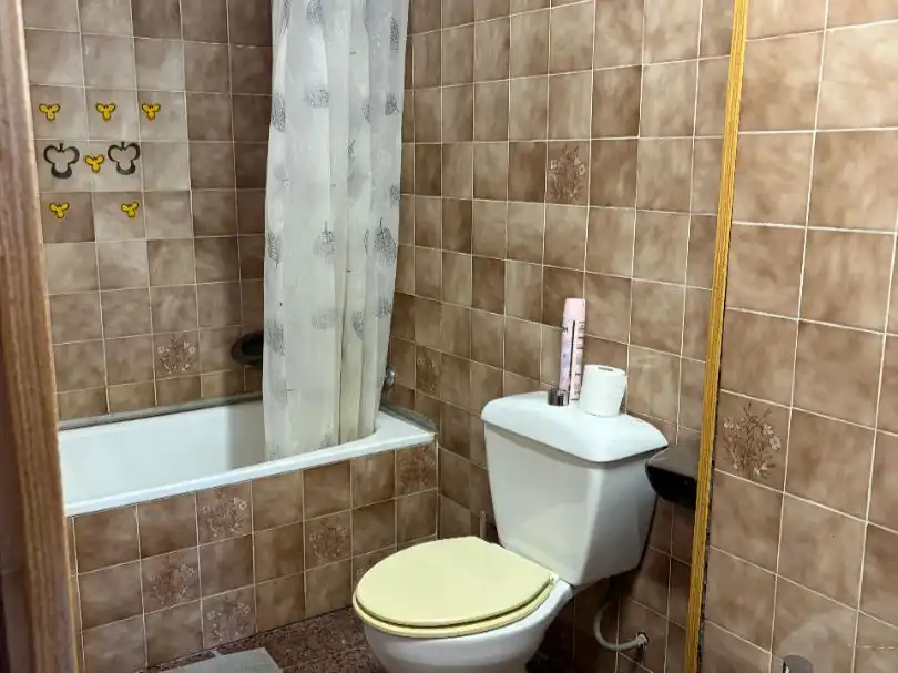 Bathroom of Houses for rent in Ballobar, Huesca
