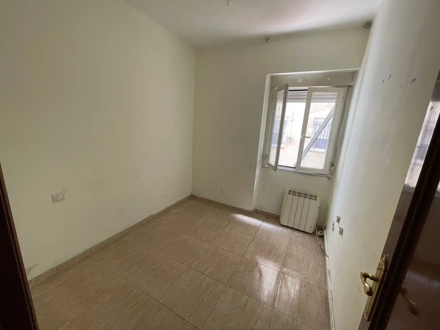 Habitación de Piso en venta en León Capital  con Calefacción