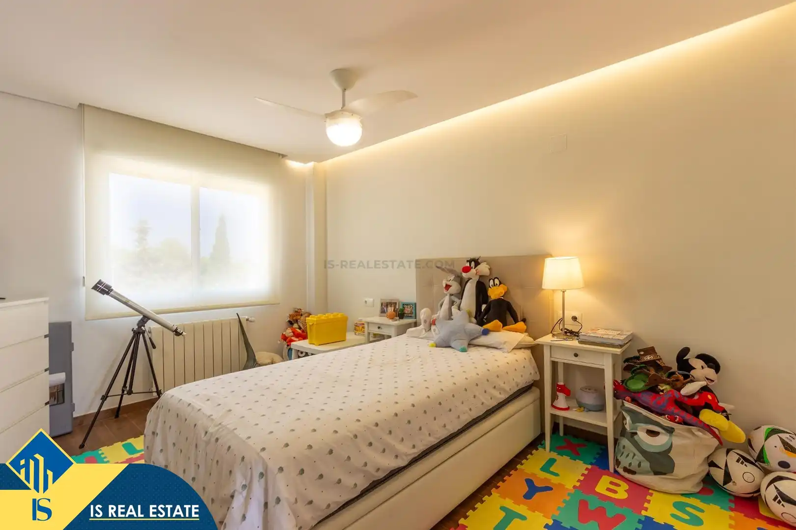 Dormitori de Casa o xalet en venda en Alicante / Alacant amb Terrassa, Piscina i Moblat
