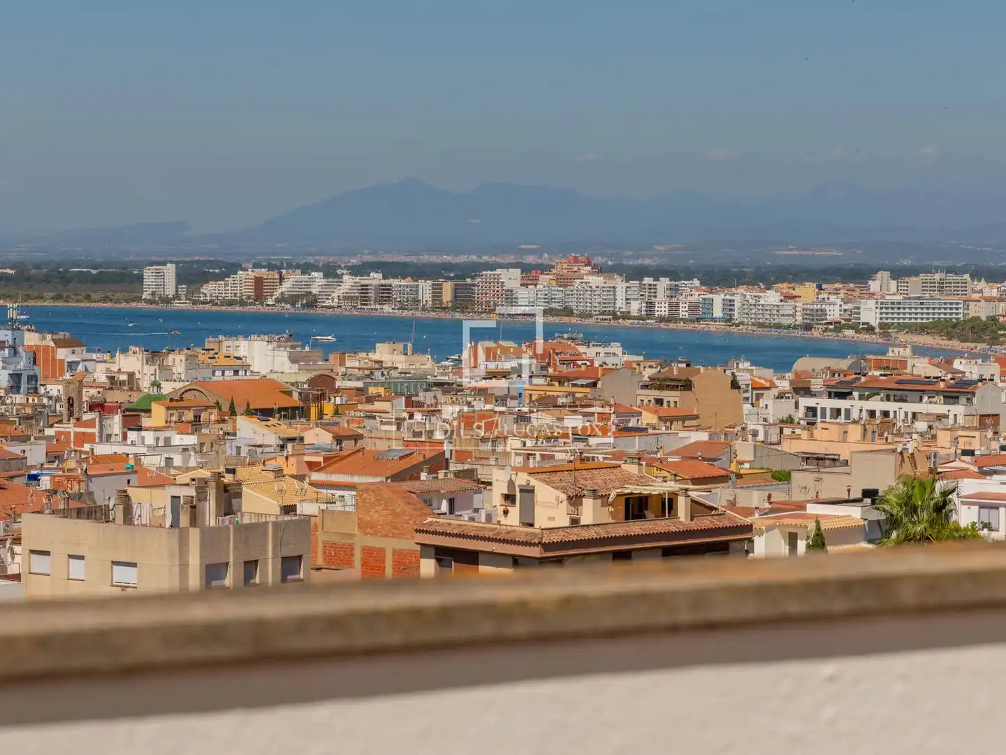 Vista exterior de Casa o xalet en venda en Roses amb Aire condicionat, Calefacció i Jardí privat