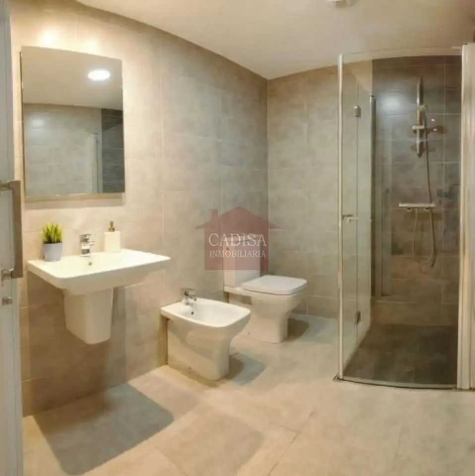 Baño de Piso en venta en Salamanca con Calefacción, Piscina y Piscina comunitaria