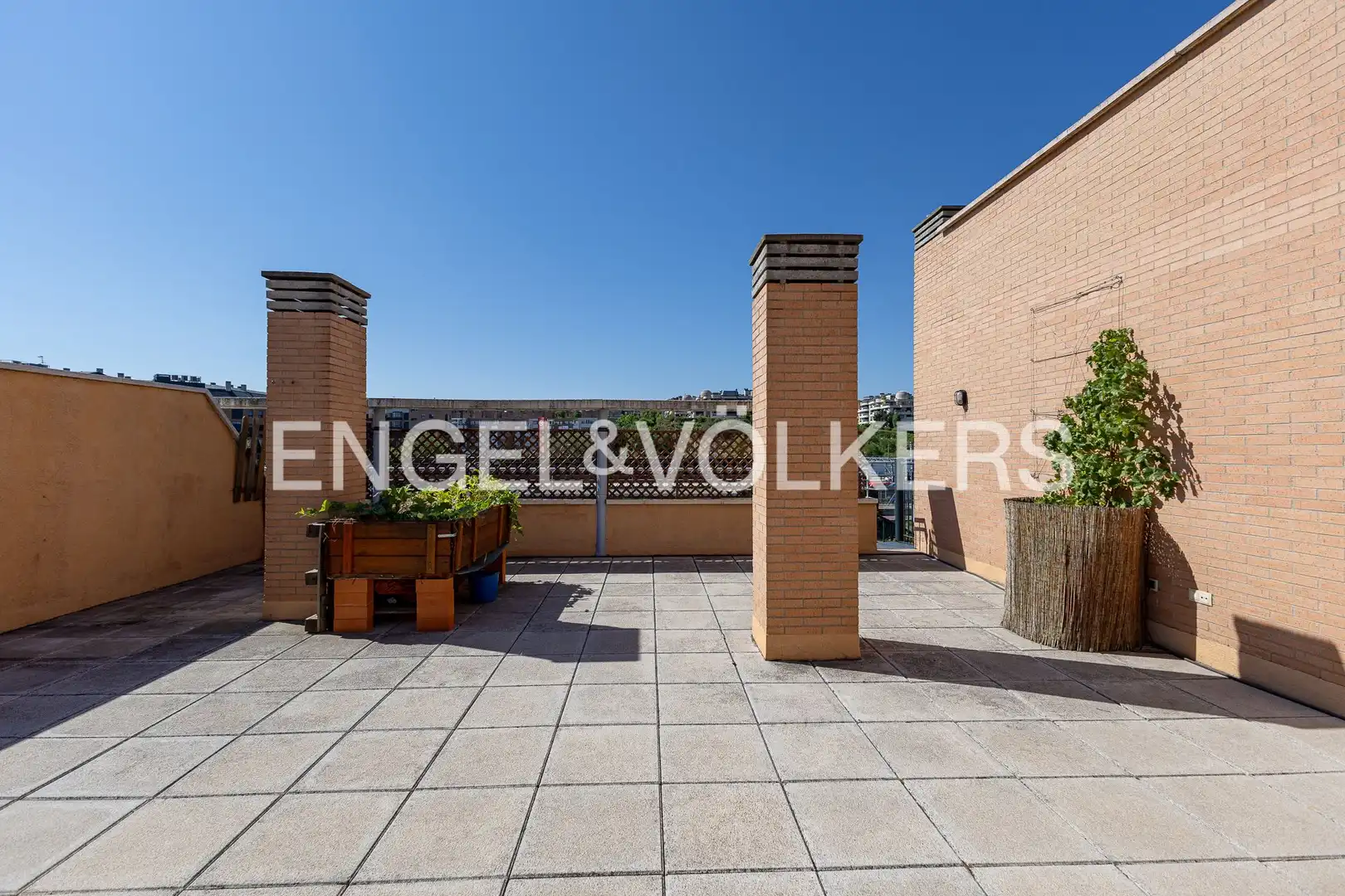 Terrassa de Dúplex de lloguer en Madrid amb Aire condicionat, Calefacció i Terrassa