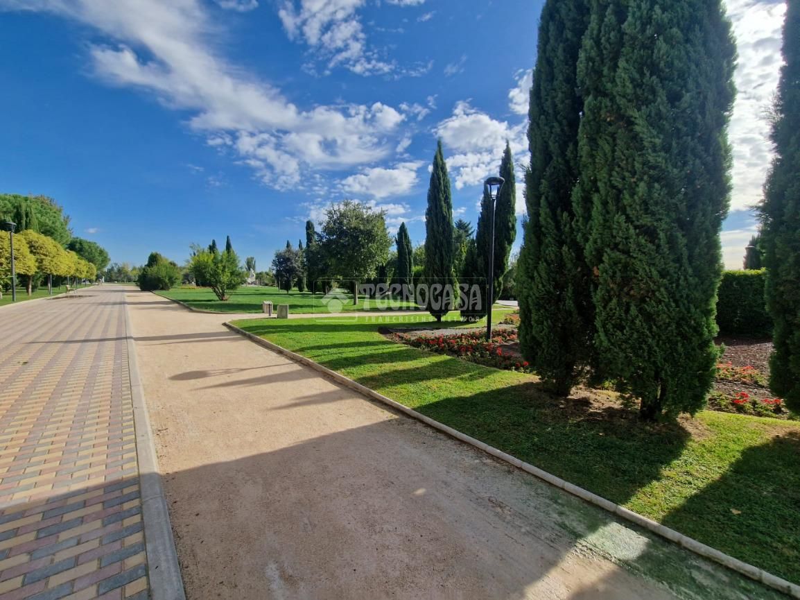 Single-family semi-detached for sale in Virgen del Rosario