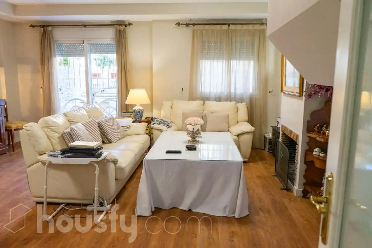 Sala d'estar de Casa o xalet en venda en Bormujos amb Aire condicionat, Jardí privat i Terrassa