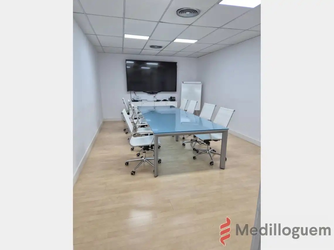 Oficina de alquiler en Les Corts