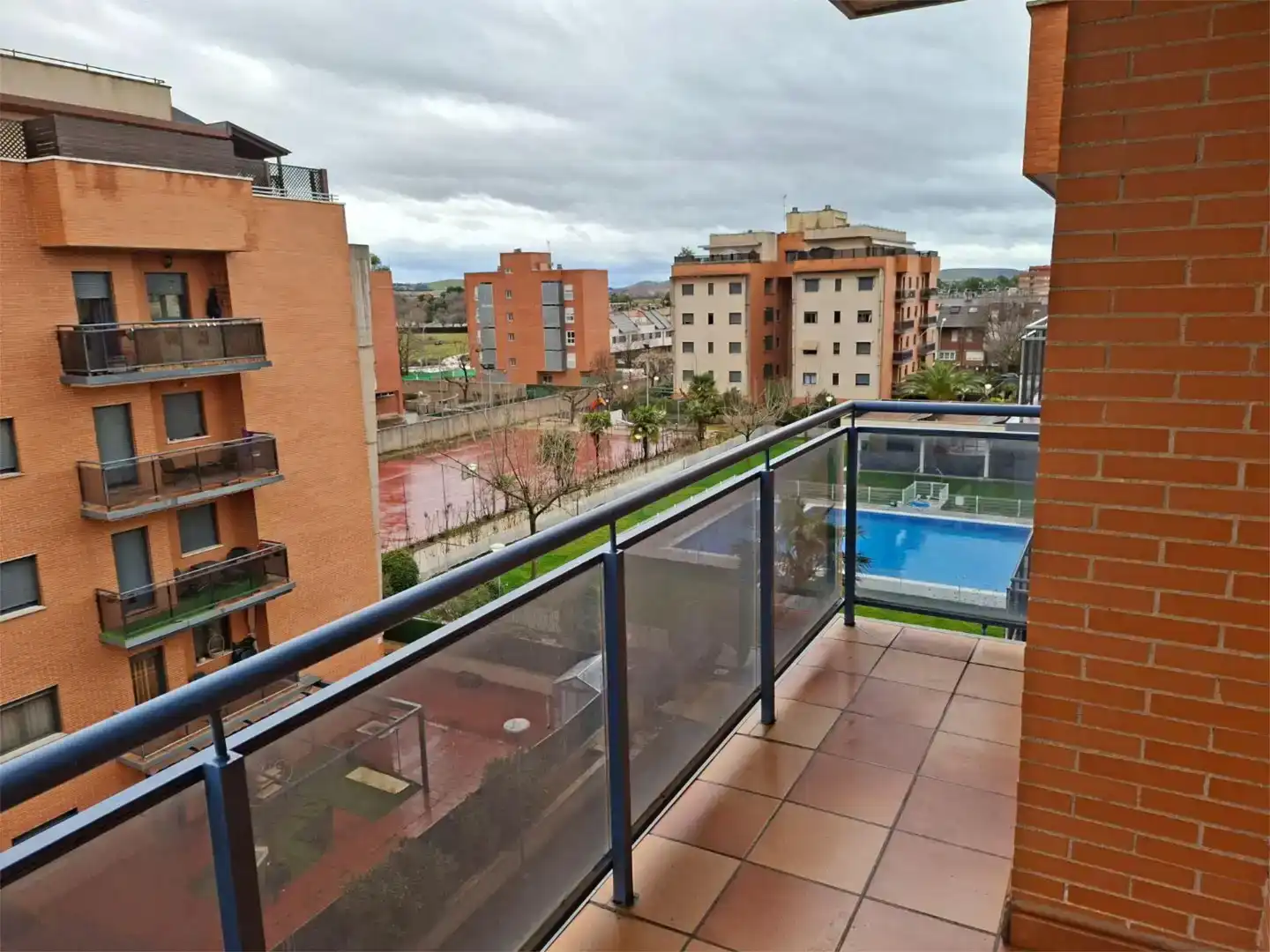 Terrassa de Pis en venda en Ciudad Real Capital amb Piscina i Balcó