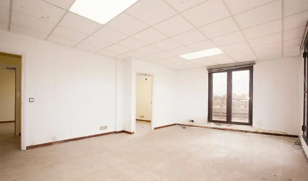Oficina de alquiler en Figueres con Terraza