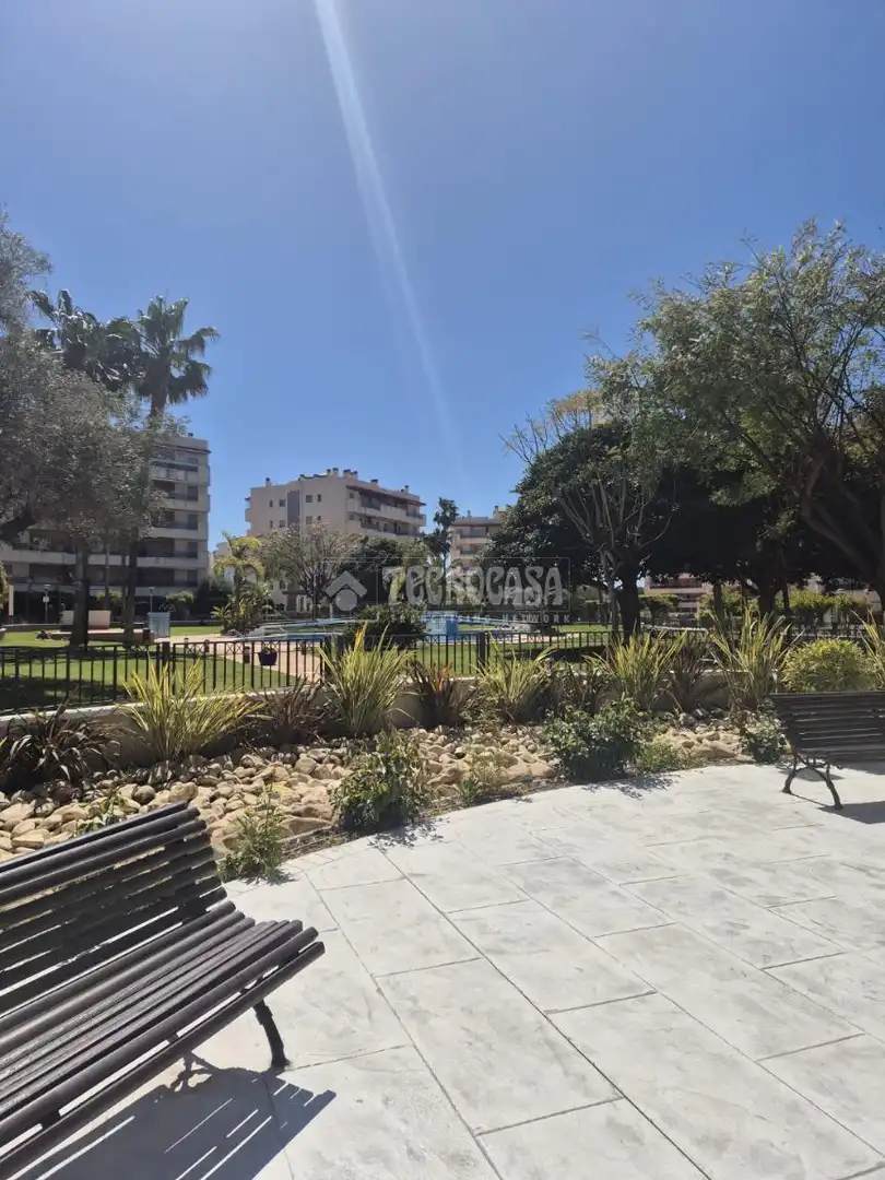 Vista exterior de Piso en venta en Alicante / Alacant con Aire acondicionado, Terraza y Piscina comunitaria
