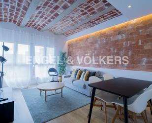 Sala d'estar de Apartament de lloguer en  Barcelona Capital amb Aire condicionat, Calefacció i Parquet