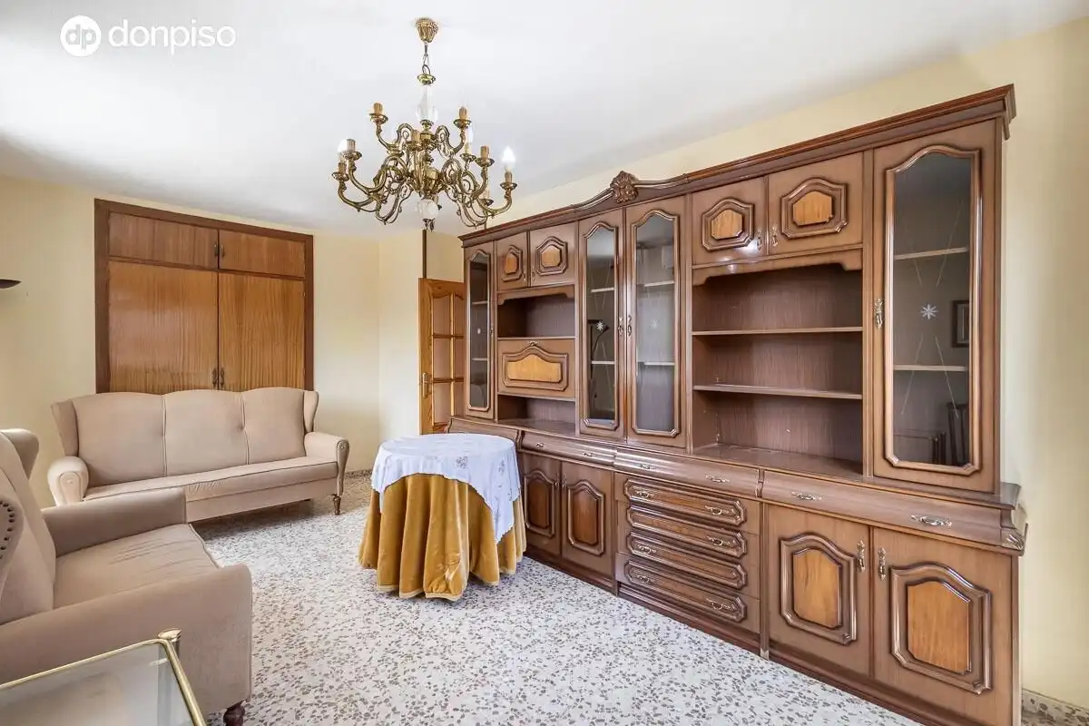 Living room of Flat for sale in Granada  with Air Conditioner and Heating