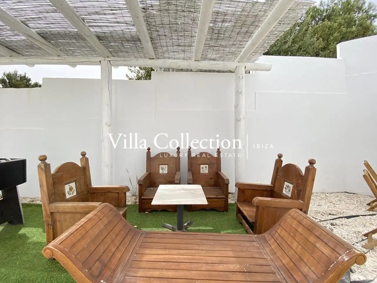 Terrasse von Einfamilien-Reihenhaus zum Verkauf in Sant Josep de sa Talaia mit Privatgarten, Terrasse und Schwimmbad