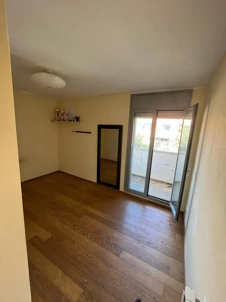 Habitación de Casa adosada en venta en Mataró con Aire acondicionado, Calefacción y Jardín privado
