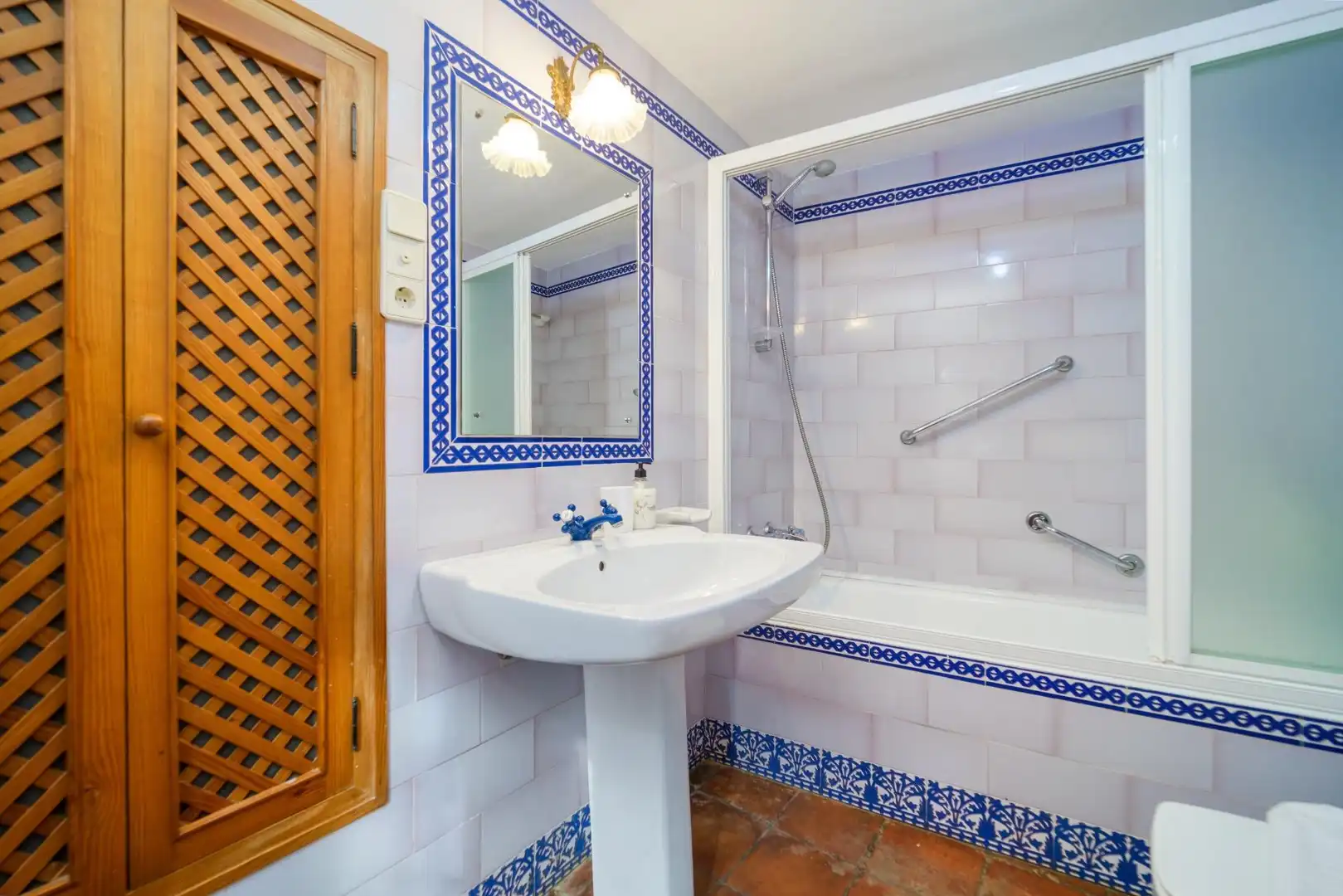 Baño de Casa o chalet en venta en Granada con Aire acondicionado, Calefacción y Jardín privado