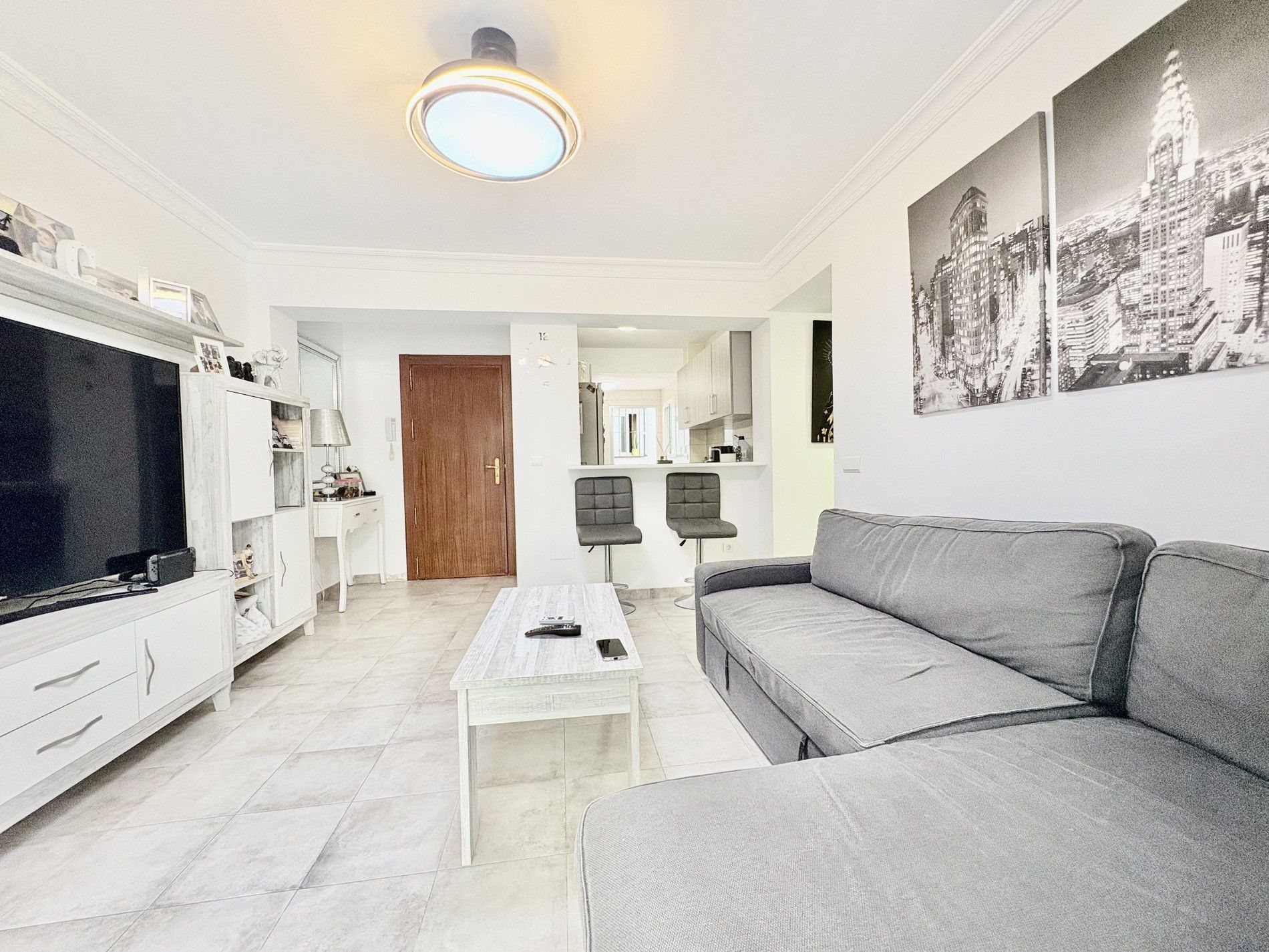 Living room of Apartment for sale in Marbella  with Air Conditioner, Terrace and Balcony