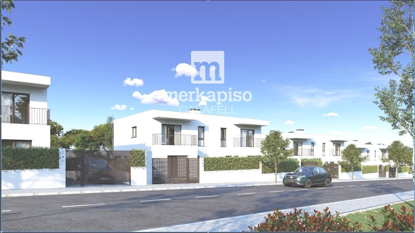 Vista exterior de Casa adosada en venda en Calafell amb Aire condicionat i Piscina