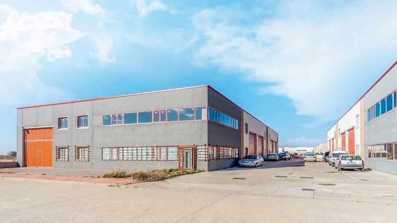 Nau industrial en venda a Avenida Mercaderes, Villanubla