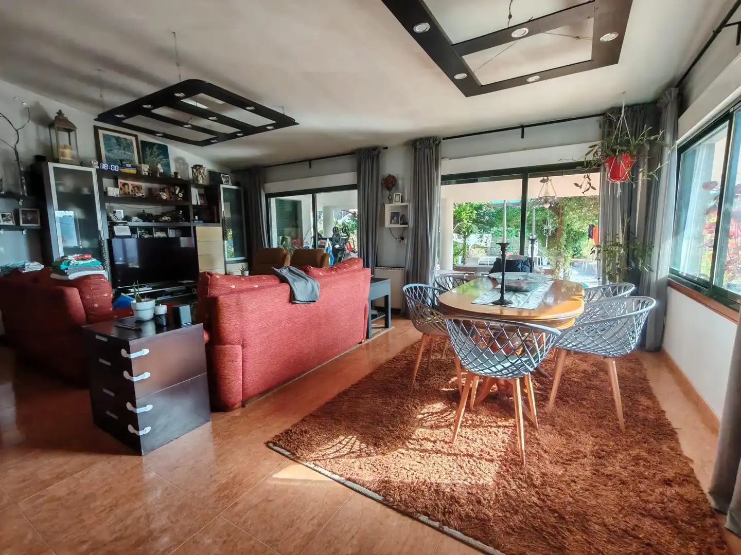 Sala d'estar de Casa o xalet en venda en Mos amb Calefacció, Jardí privat i Traster