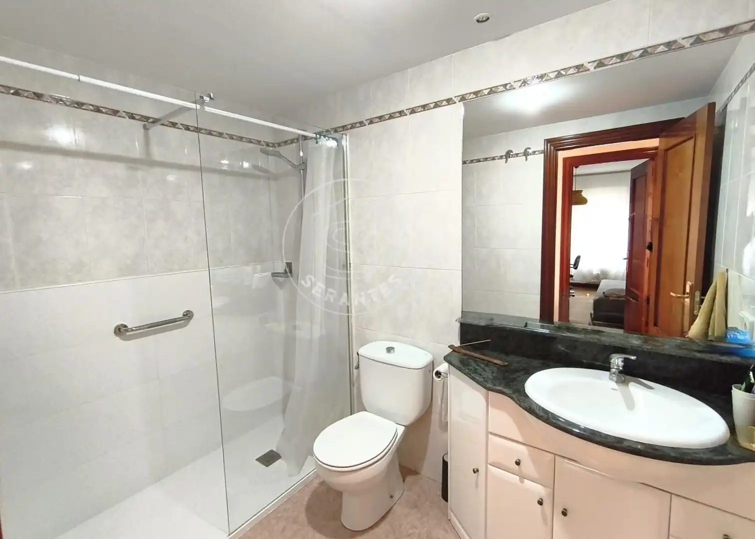Bathroom of Flat for sale in  Pamplona / Iruña  with Heating