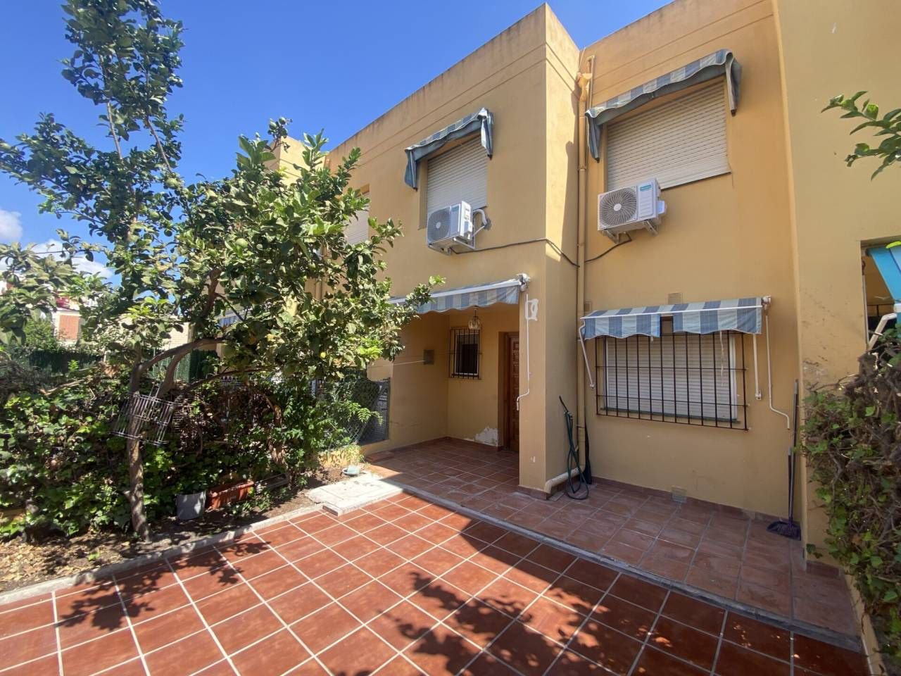 Exterior view of Single-family semi-detached to rent in Torremolinos  with Air Conditioner, Private garden and Terrace