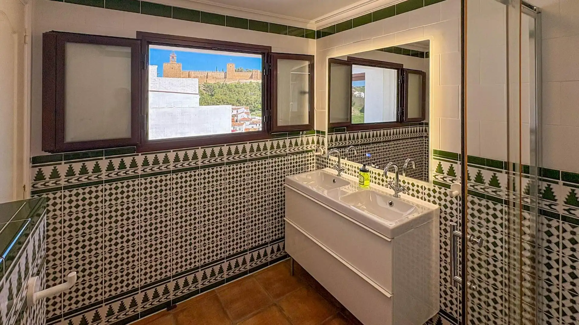 Baño de Casa adosada en venta en Antequera con Calefacción, Terraza y Trastero