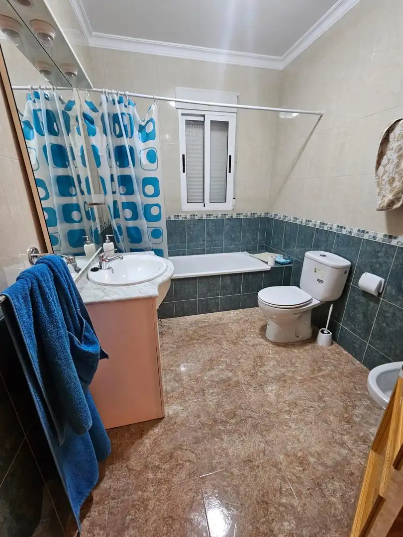 Bany de Casa o xalet en venda en Águilas amb Jardí privat, Terrassa i Traster
