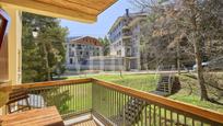Vista exterior de Apartament en venda en Alp amb Calefacció, Parquet i Balcó