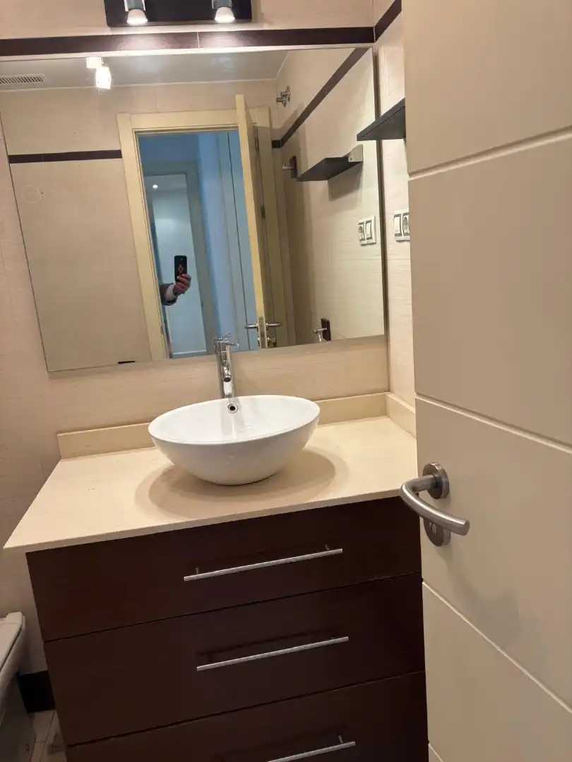 Bathroom of Flat for rent in Madrid  with Air Conditioner, Heating and Storage room