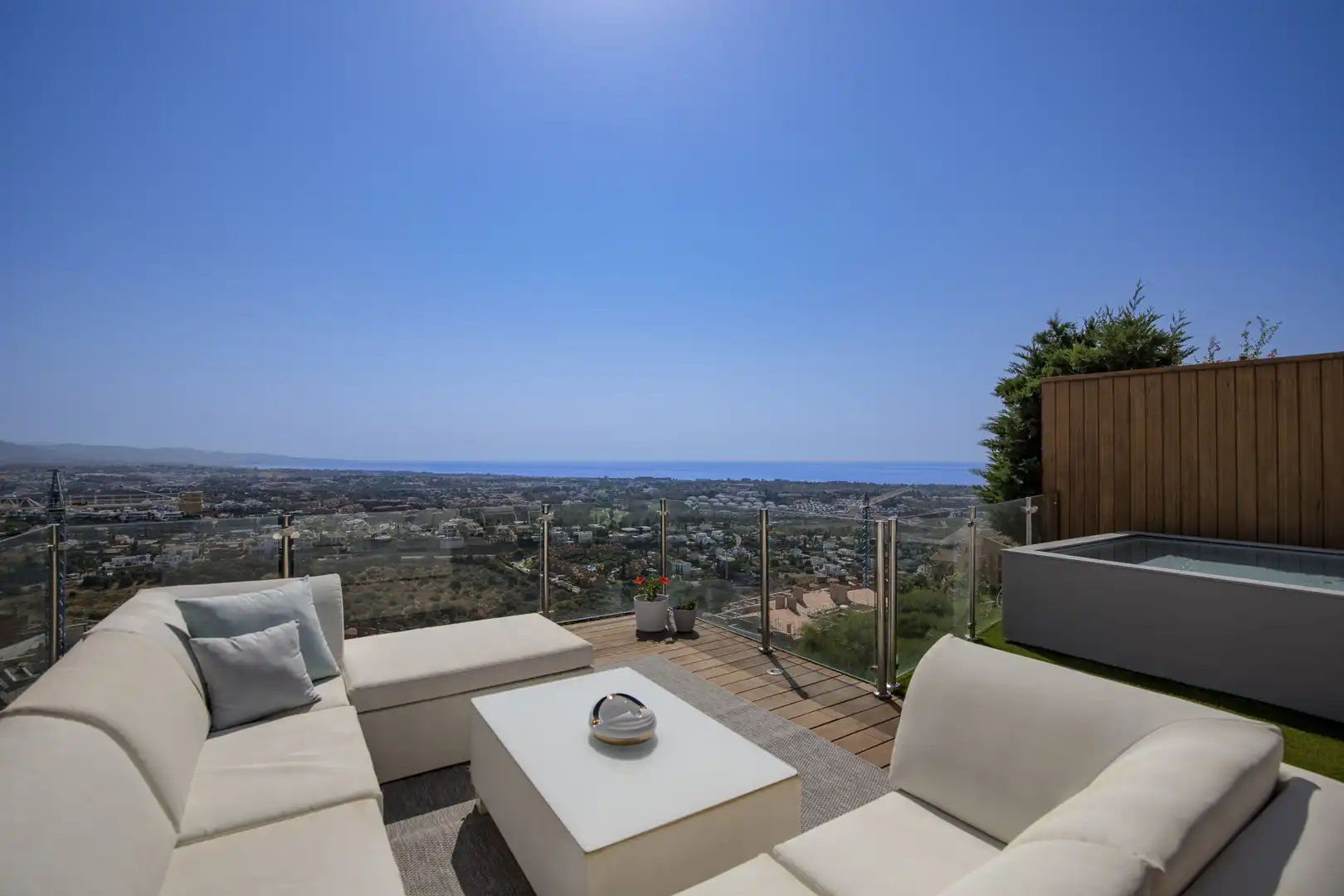 Terraza de Casa adosada de alquiler en Benahavís con Aire acondicionado, Jardín privado y Terraza