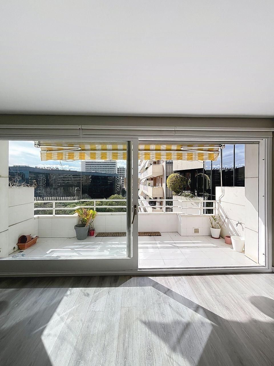 Terrassa de Apartament en venda en  Barcelona Capital amb Aire condicionat, Jardí privat i Parquet