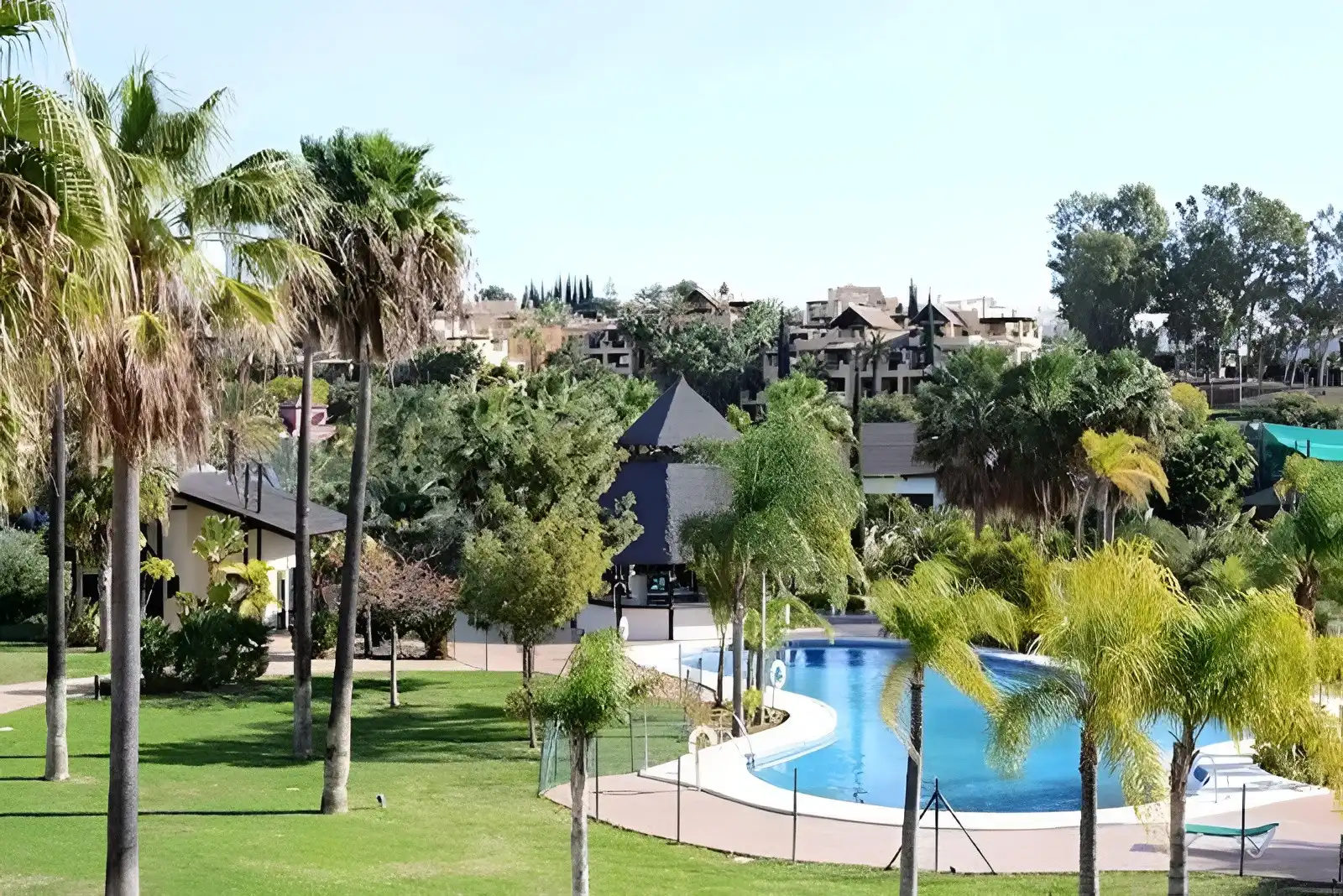 Apartment mit Pool zum Verkauf in Estepona Pueblo