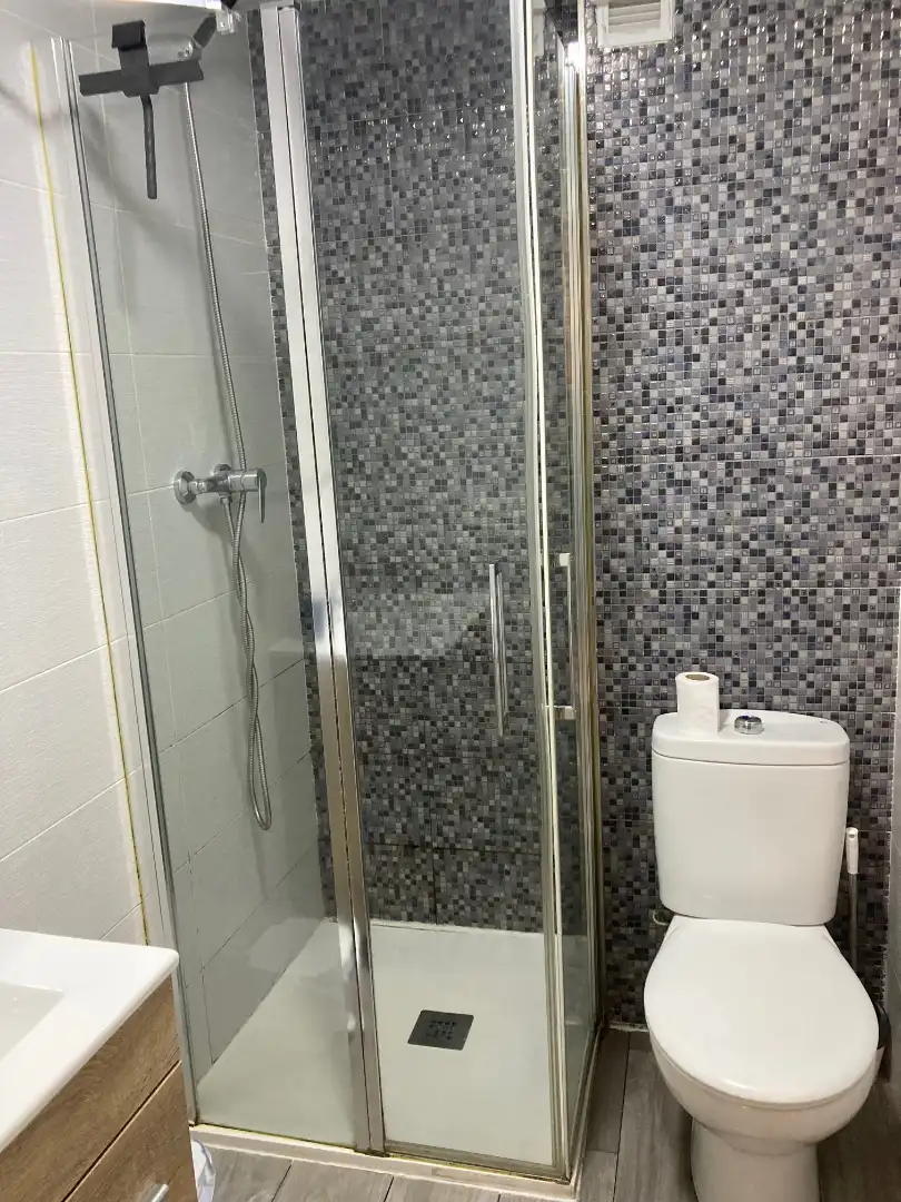 Baño de Apartamento de alquiler en Valencia con Aire acondicionado, Amueblado y Horno