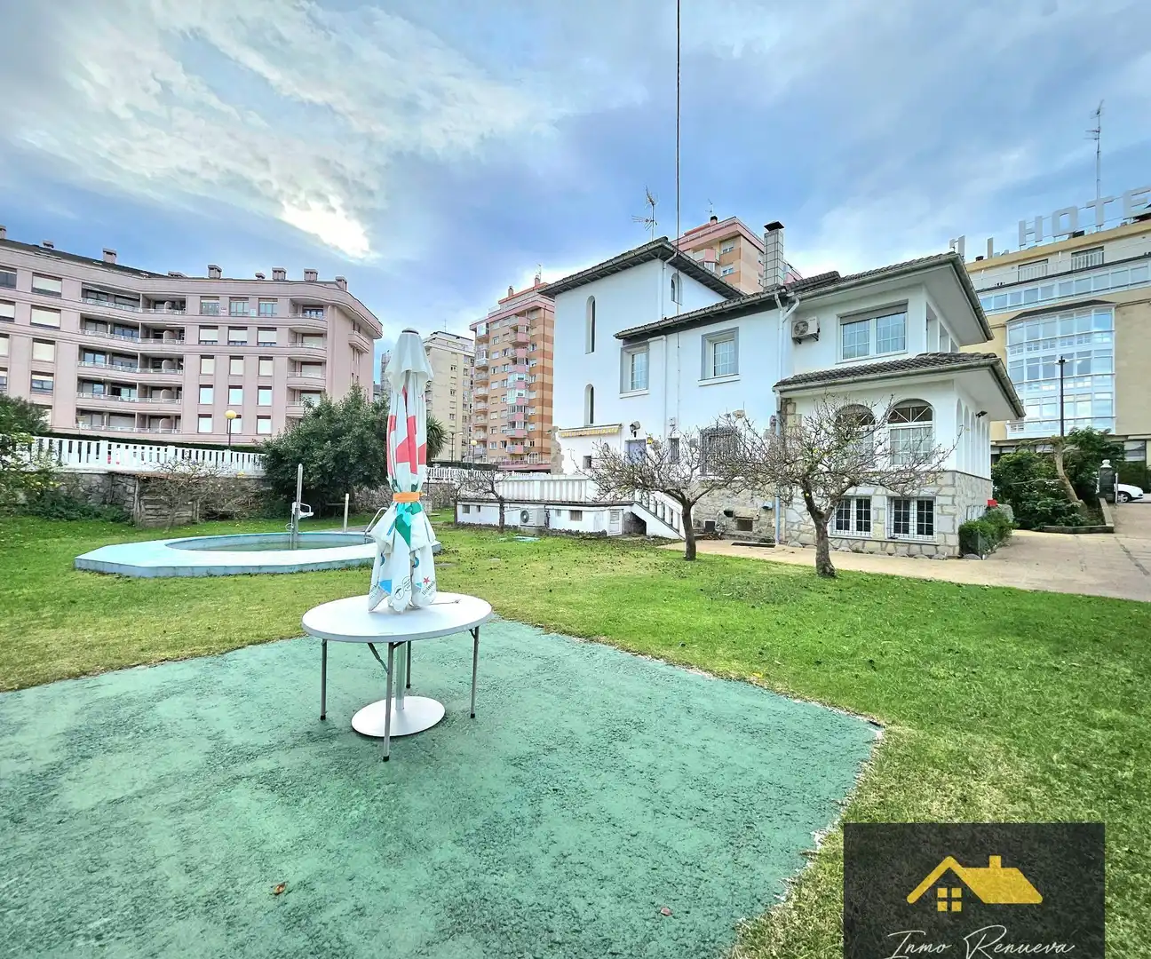 Garden of Houses for sale in Brazomar