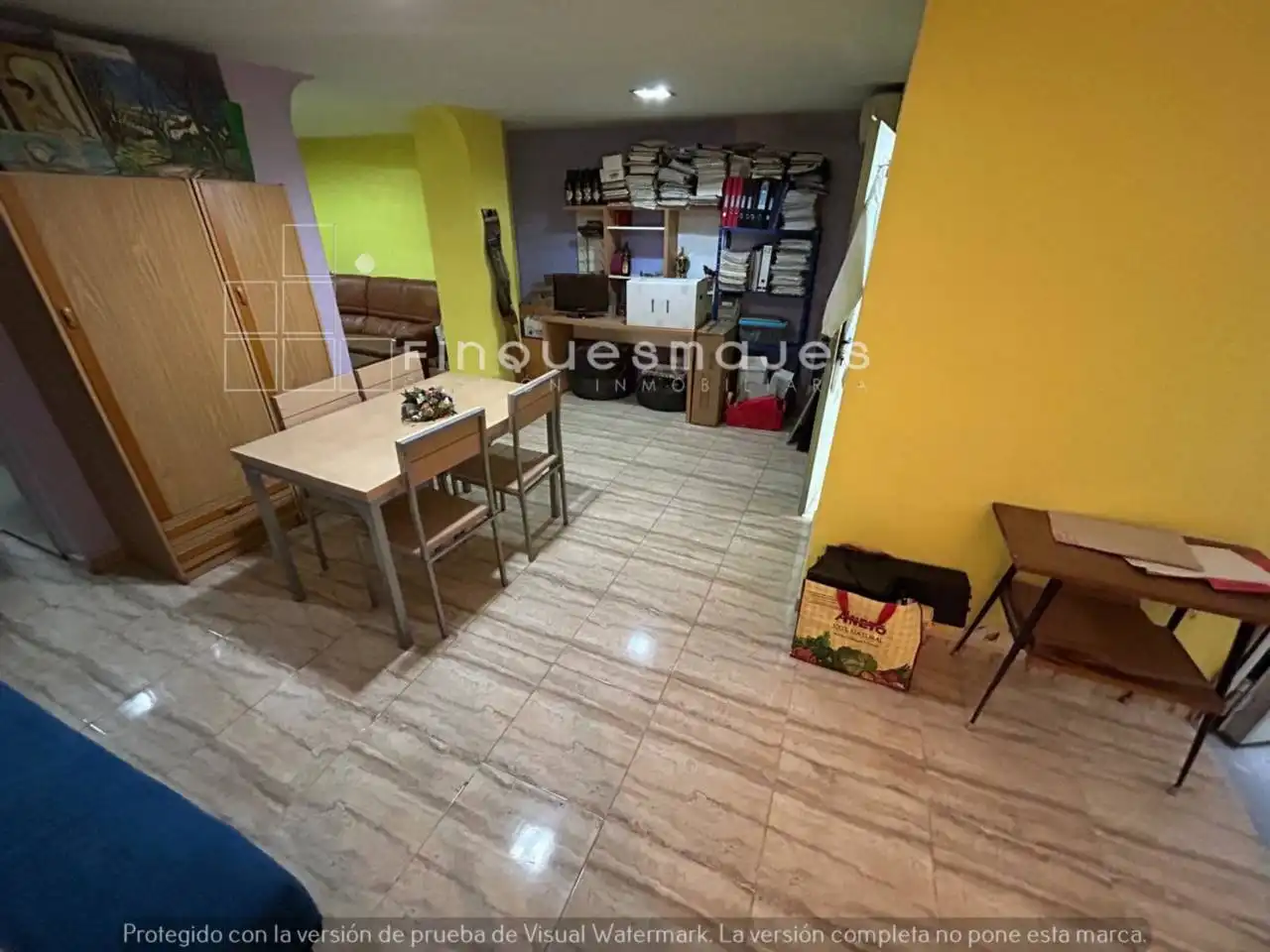 Local en venta en L'Hospitalet de Llobregat con Aire acondicionado