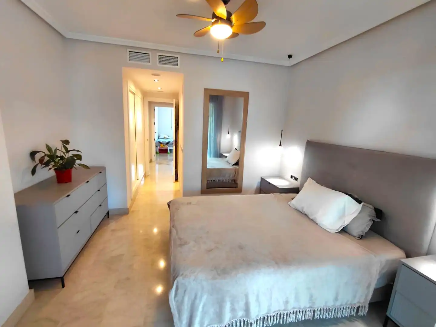 Habitación de Piso en venta en Marbella con Aire acondicionado, Calefacción y Terraza