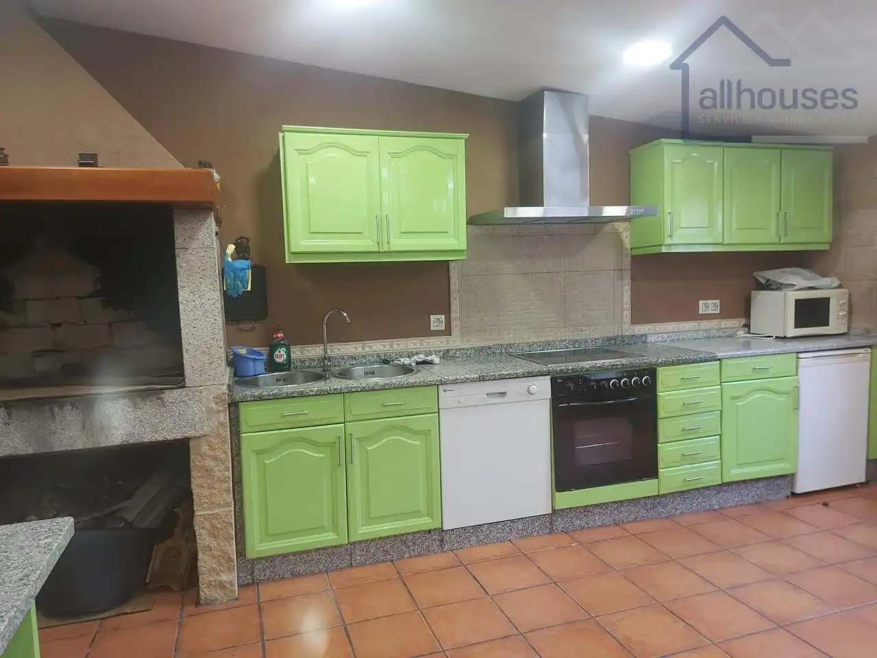 Cocina de Casa o chalet de alquiler en Vigo  con Calefacción, Jardín privado y Trastero