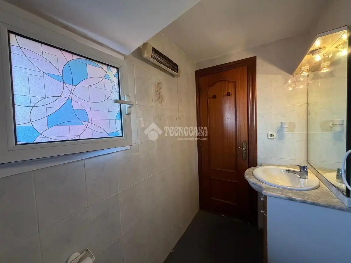 Badezimmer von Wohnung zum Verkauf in Castro-Urdiales mit Heizung