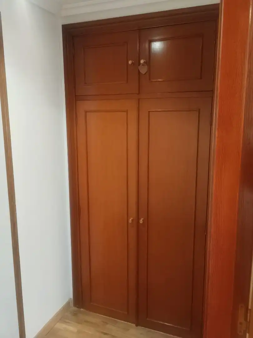 Schlafzimmer von Wohnung zur Miete in Oviedo  mit Heizung, Parkett und Abstellraum