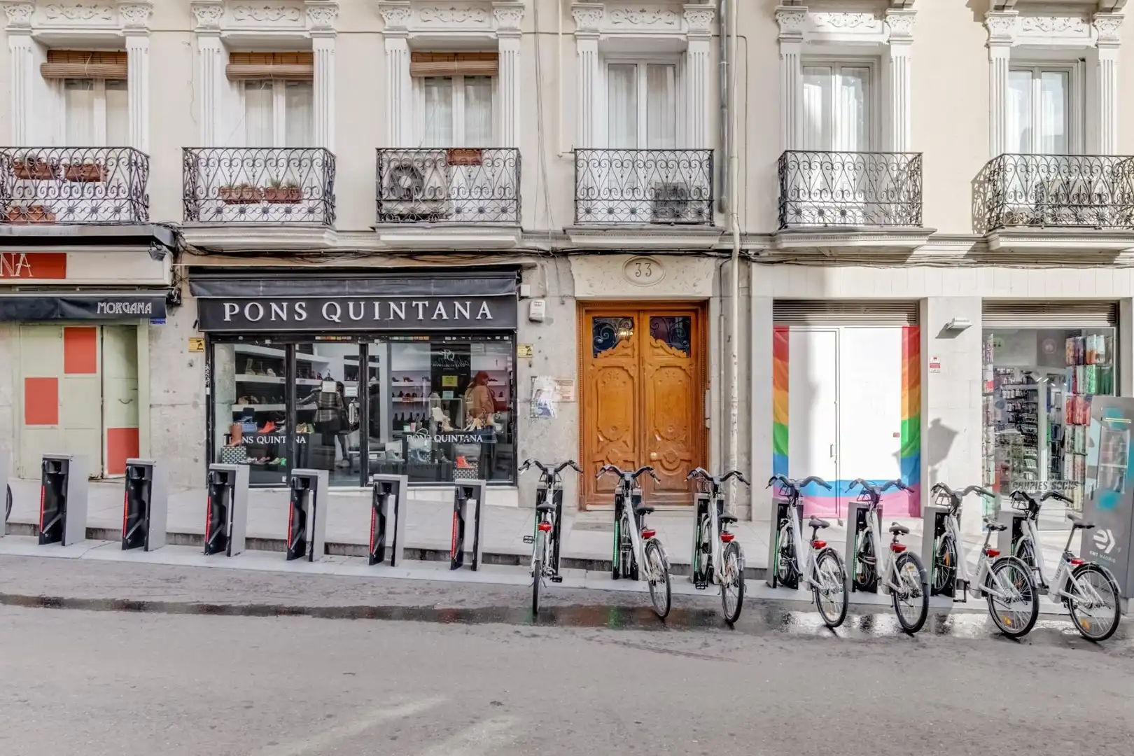 Vista exterior de Apartament de lloguer en Madrid amb Calefacció, Parquet i Balcó