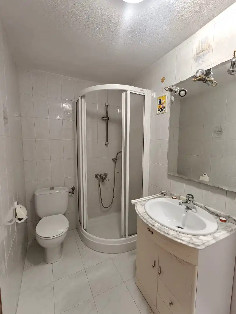 Bany de Dúplex en venda en Madrid amb Calefacció, Moblat i Balcó