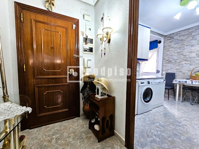 Flat for sale in Parla  with Air Conditioner, Heating and Furnished