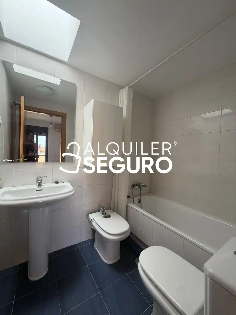 Baño de Piso de alquiler en Boadilla del Monte con Aire acondicionado, Calefacción y Terraza
