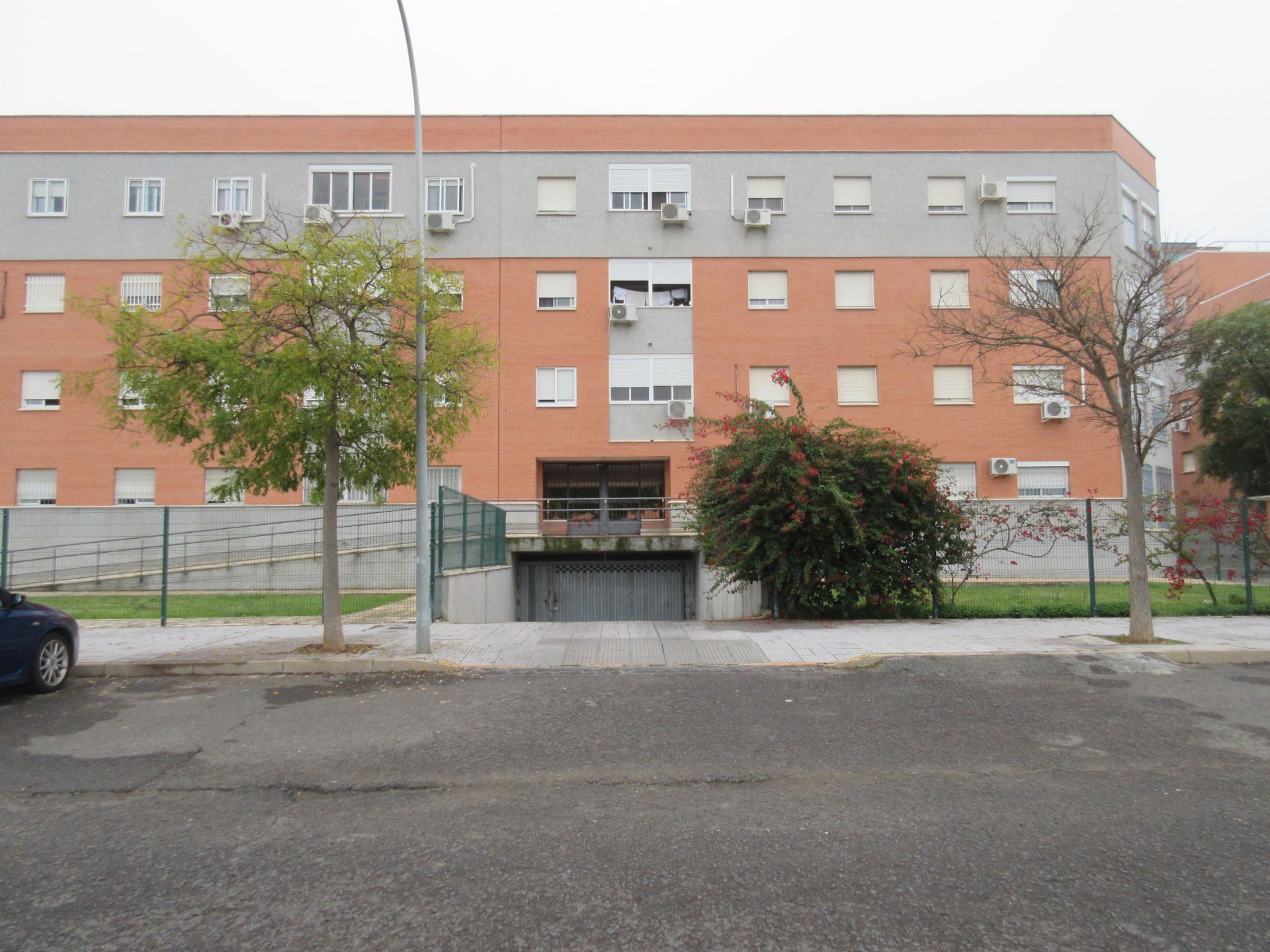 Vista exterior de Piso en venta en  Huelva Capital con Balcón